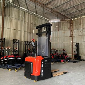 XE NÂNG ĐIỆN ĐỨNG LÁI 2 TẤN CL2030/45GA JIALIFT