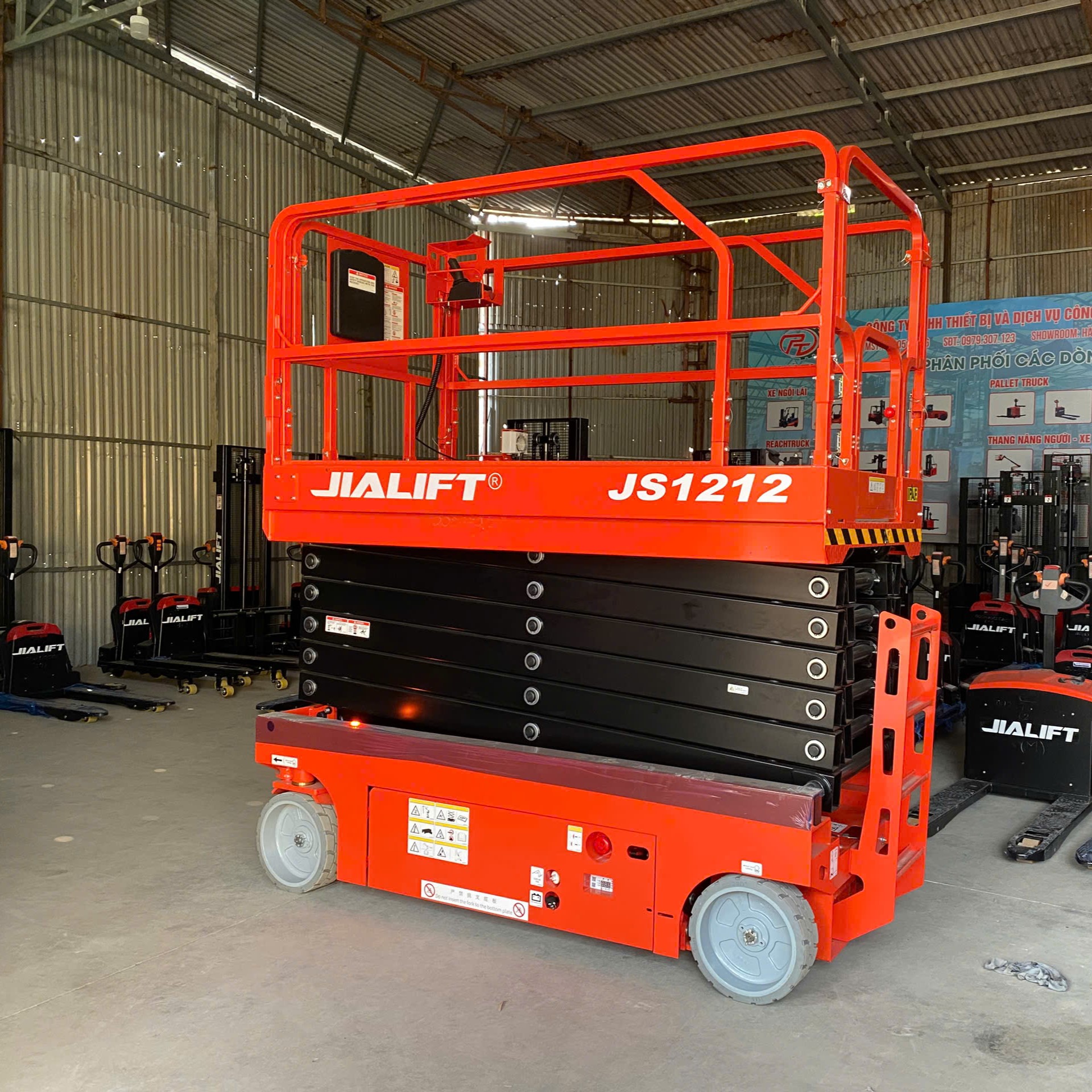 Xe nâng người cắt kéo 12m Jialift JS1212